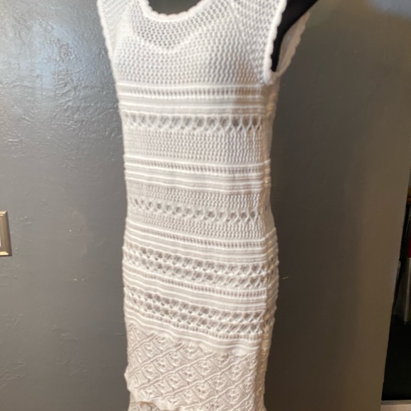 LAUNDRY By Shelli Segal White Crochet Dress With Buttons Down The Back - Picture 4 of 16